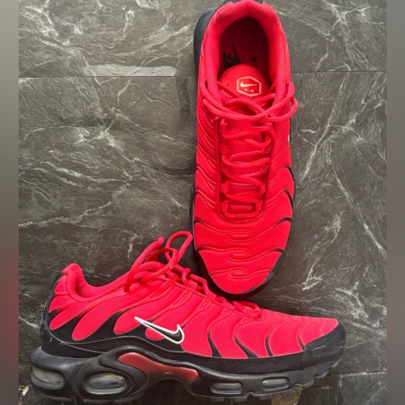 Nike Air Max Plus University Red